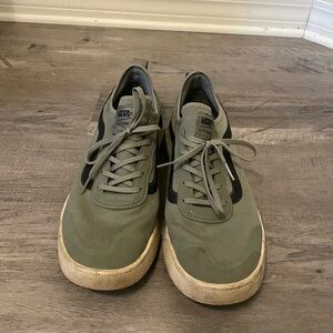 Men’s ultrarange vans
